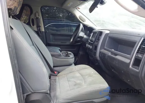 2017 Ram 1500 Express 4X2 6'4 Box z USA, uszkodzony, nr VIN 1C6RR6FT9HS610021